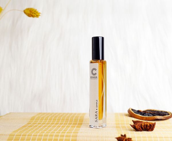 NƯỚC HOA MINI SIMPLE SARA 10ML PHONG CÁCH XỊT - CHAVA NƯỚC HOA MINI SIMPLE SARA 10ML PHONG CÁCH XỊT - CHAVA
