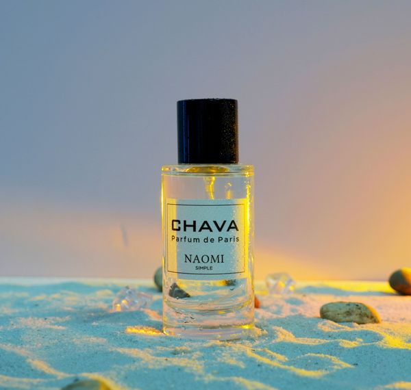 NƯỚC HOA SIMPLE NAOMI 50ML PHONG CÁCH XỊT NẮP NAM CHÂM CAO CẤP - CHAVA NƯỚC HOA SIMPLE NAOMI 50ML PHONG CÁCH XỊT NẮP NAM CHÂM CAO CẤP - CHAVA