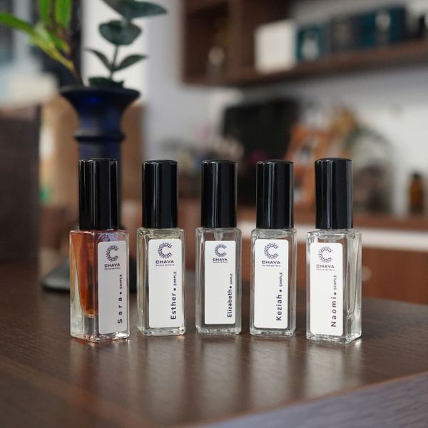 NƯỚC HOA MINI SIMPLE ESTHER 5ML PHONG CÁCH XỊT - CHAVA NƯỚC HOA MINI SIMPLE ESTHER 5ML PHONG CÁCH XỊT - CHAVA