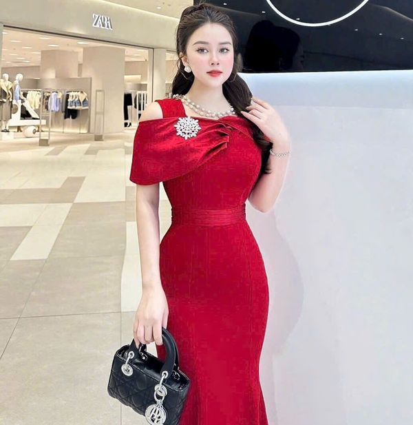 Đầm đuôi cá trễ vai kèm phụ kiện sang trọng hàng cao cấp Đầm đuôi cá trễ vai kèm phụ kiện sang trọng hàng cao cấp