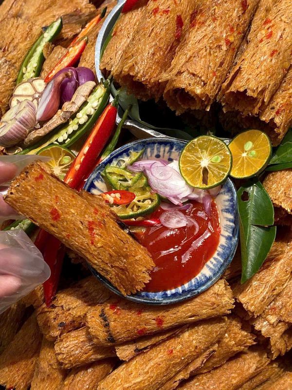 MỰC CÁN TOMYUM SẤY GIÒN, ĂN LÀ GHIỀN 250G - WINNIE HOUSE MỰC CÁN TOMYUM SẤY GIÒN, ĂN LÀ GHIỀN 250G - WINNIE HOUSE