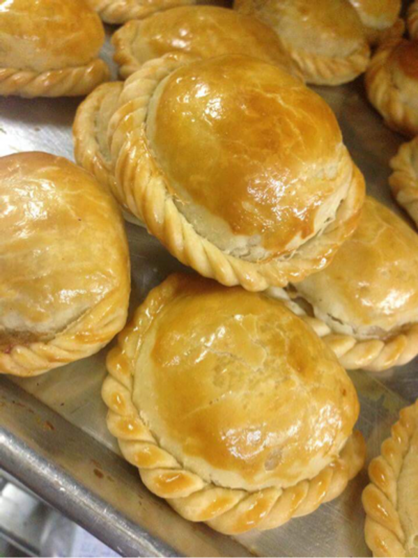 Bánh pateso nhân thịt 55k/hộp/10 cái giá sỉ, giá bán buôn Thị Trường Sỉ