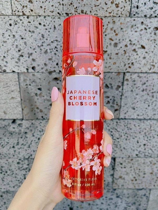 Xịt thơm Body Mist Victorias Fleur Japanese Cherry Blossom 236ml (Chuẩn