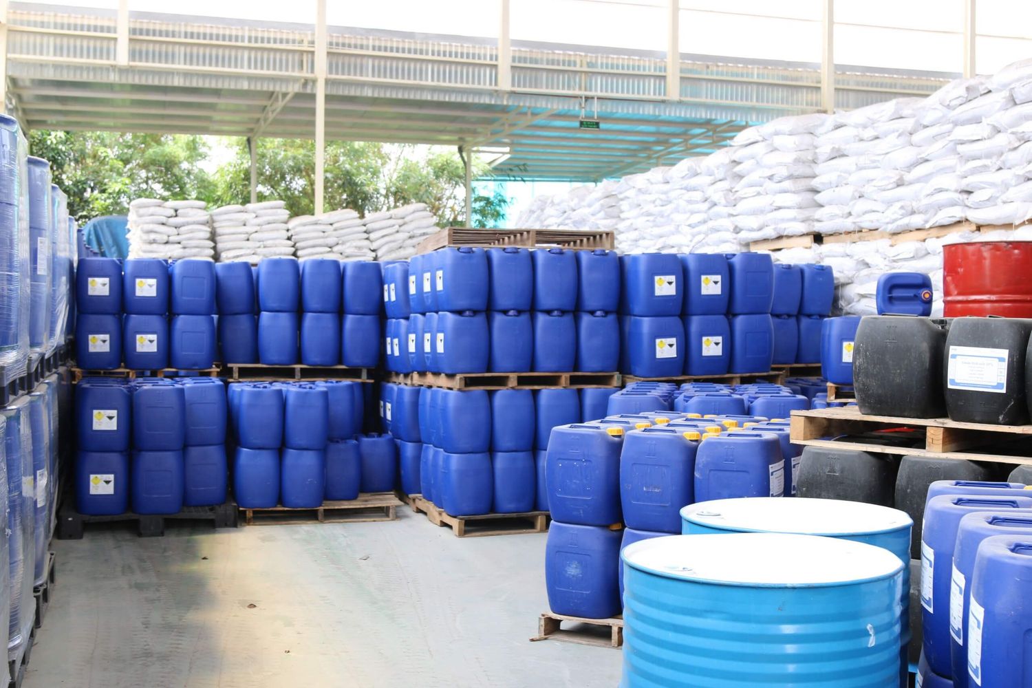 Cty TNHH XNK Quyết Tâm (chuyên hóa chất)